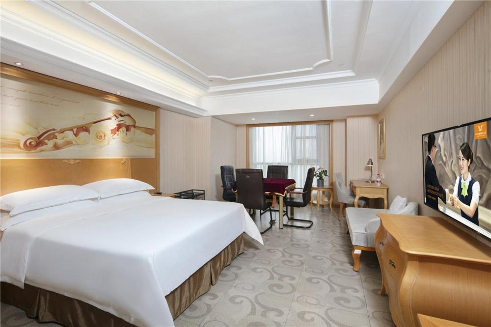 Vienna Hotel Zhengzhou Zhongyuan Futa Exterior photo
