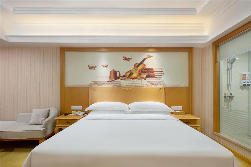 Vienna Hotel Zhengzhou Zhongyuan Futa Exterior photo